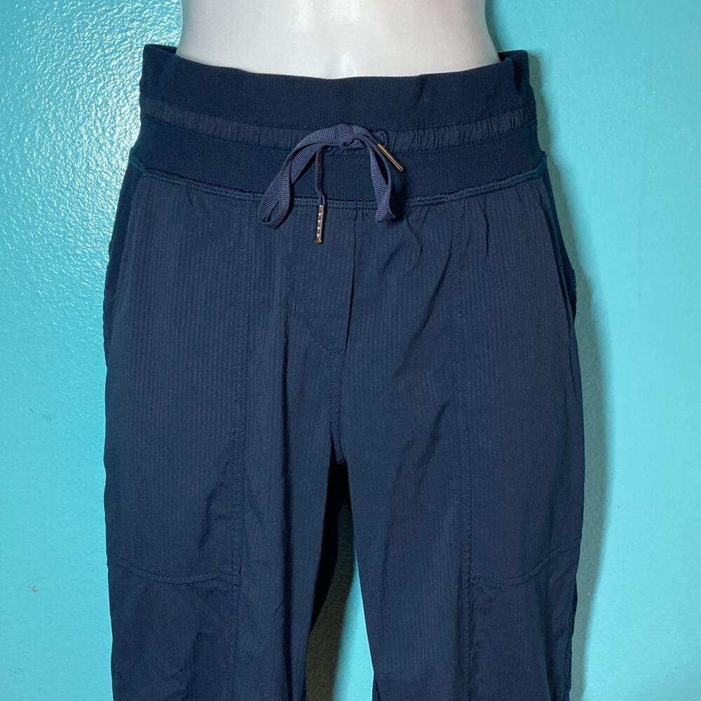Lululemon Womens Size 2 Dance Studio Joggers Navy Blue Stripe & Waist Tie  FLAW